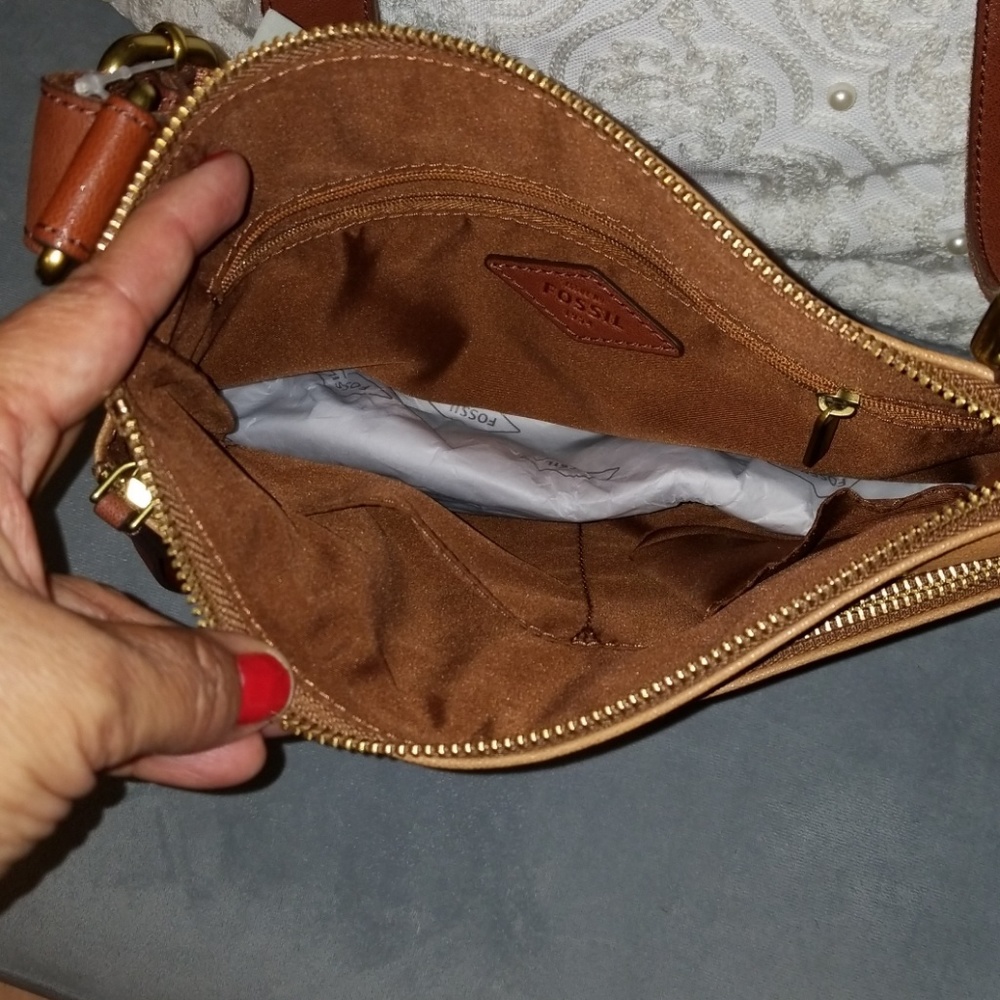 SOLD, SOLD, NEW FOSSIL CROSSBODY BAG - Picture 5 of 7